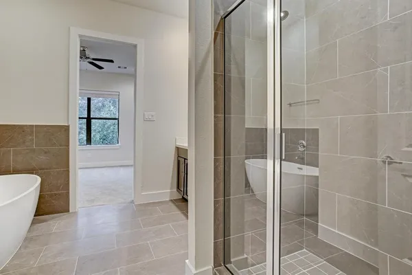 $2,400 | 3905 Tulane Oak Drive, Houston, TX 77018