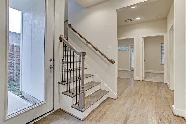 $2,400 | 3905 Tulane Oak Drive, Houston, TX 77018