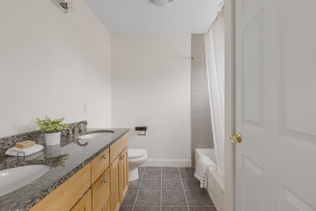 17 Snowden Way Boston, MA 02124 - Photo 15 of 30