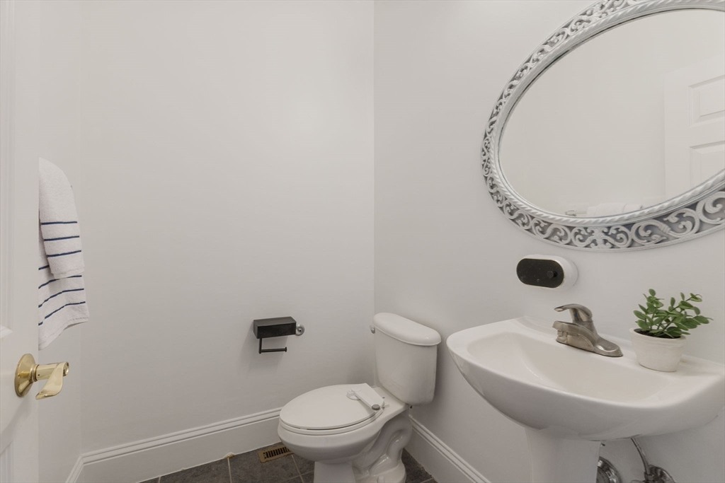 17 Snowden Way Boston, MA 02124 - Photo 21 of 30