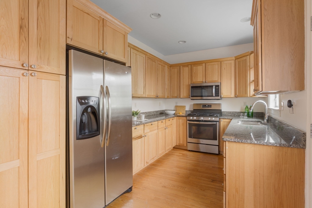17 Snowden Way Boston, MA 02124 - Photo 9 of 30