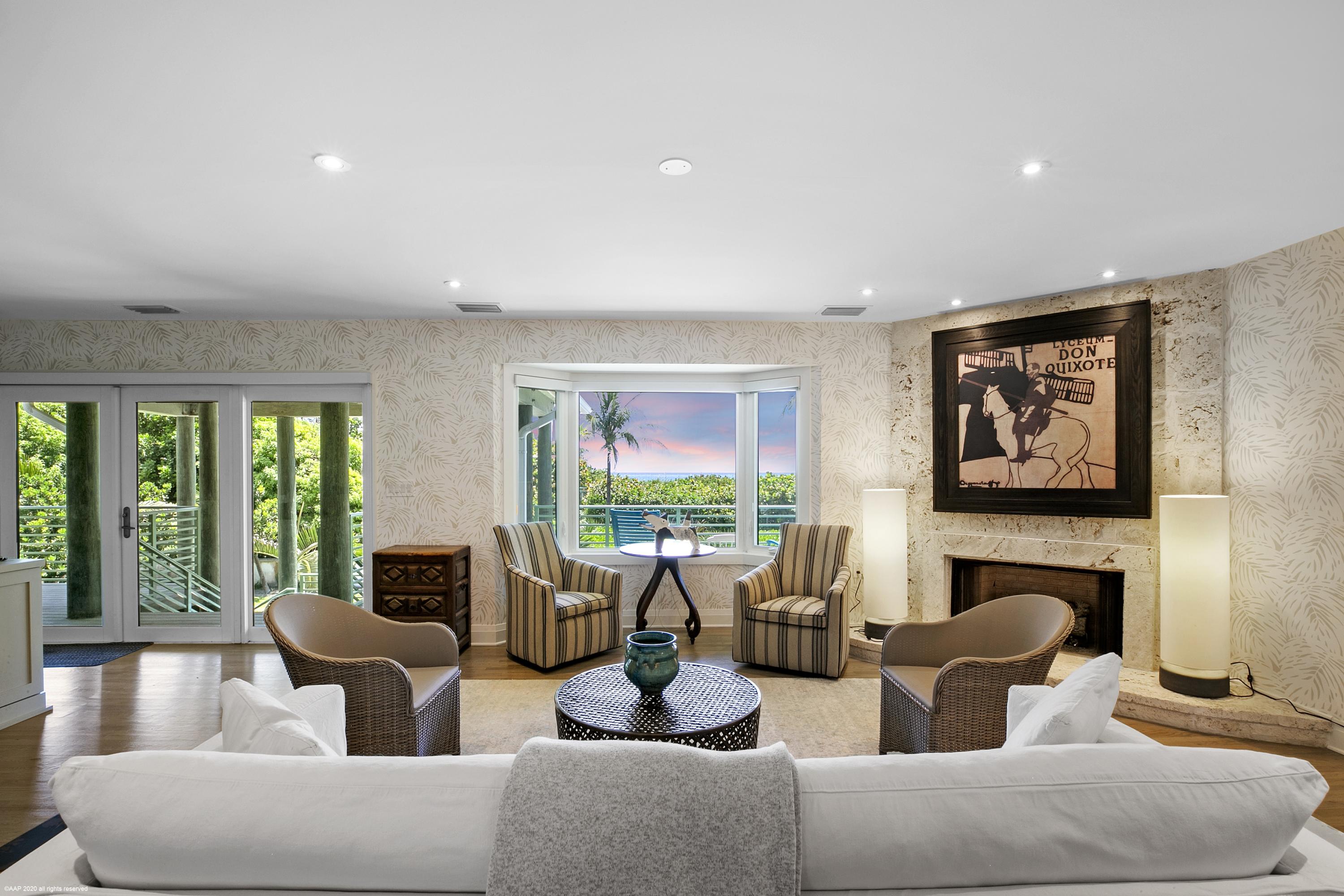 130 North Beach Road Hobe Sound, FL 33455 - Photo 7 of 25 Living room
