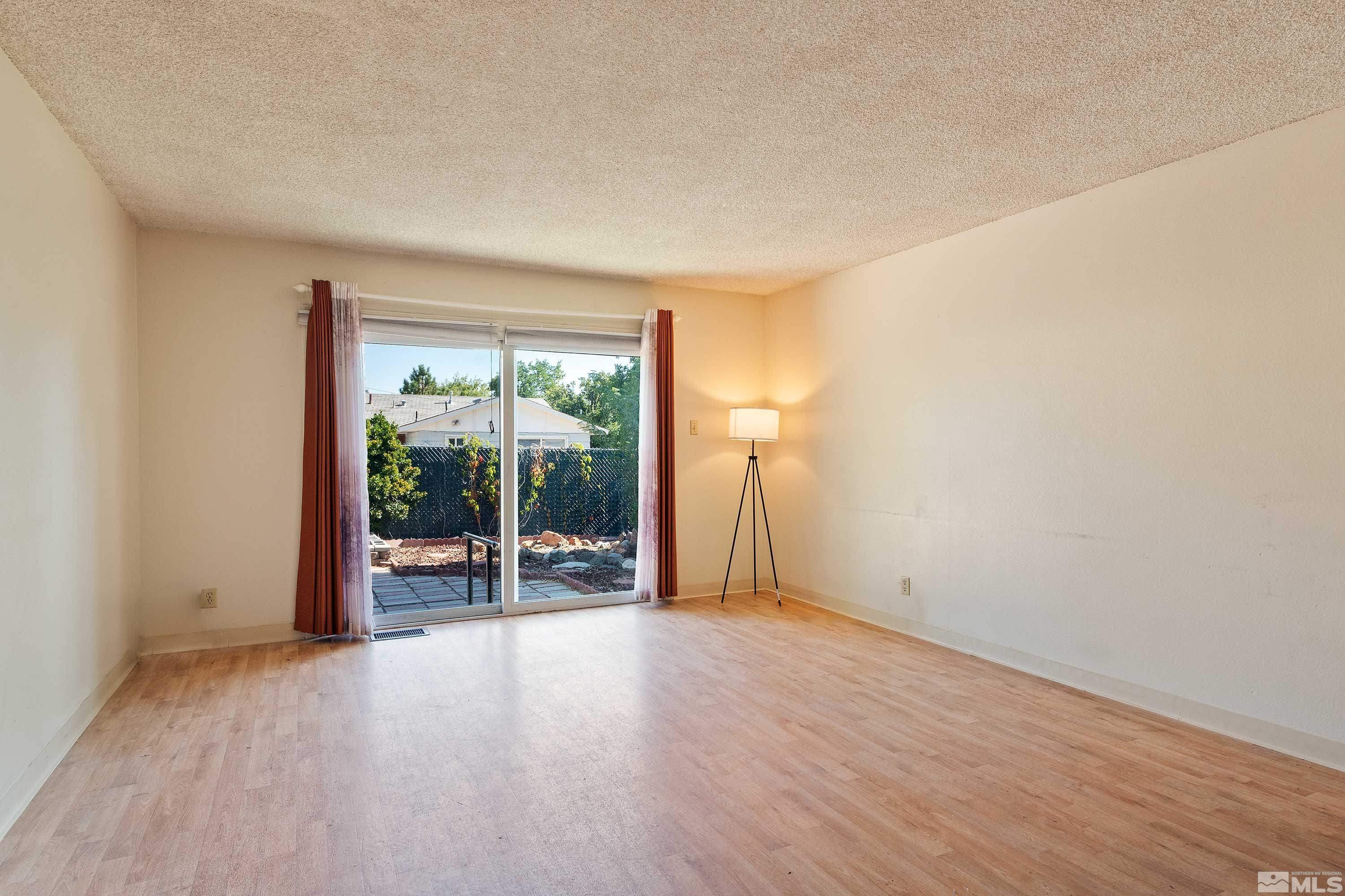 3270 Sandra Drive Reno, NV 89503 - Photo 5 of 32 Photo 5