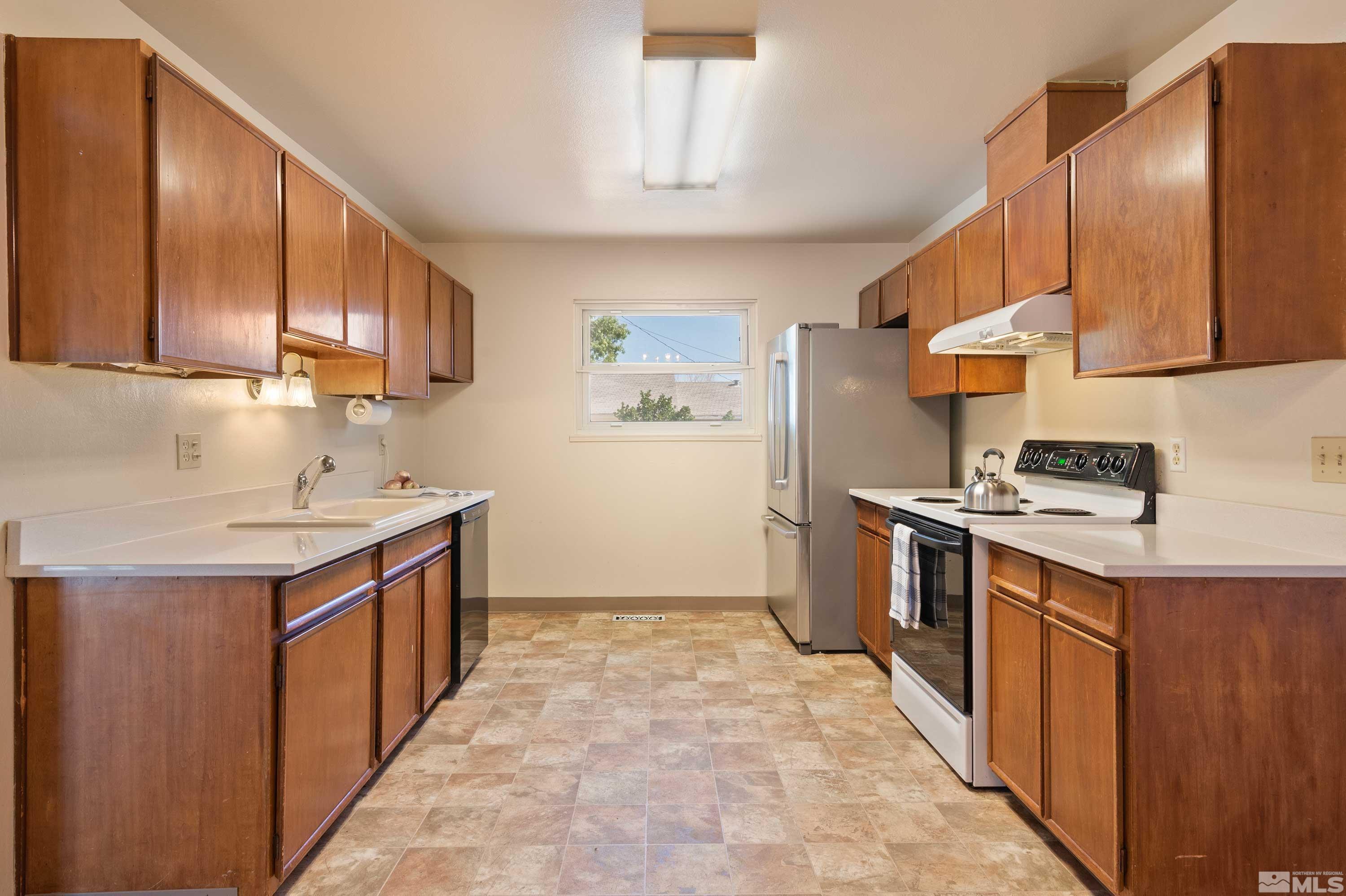 3270 Sandra Drive Reno, NV 89503 - Photo 8 of 32 Photo 8