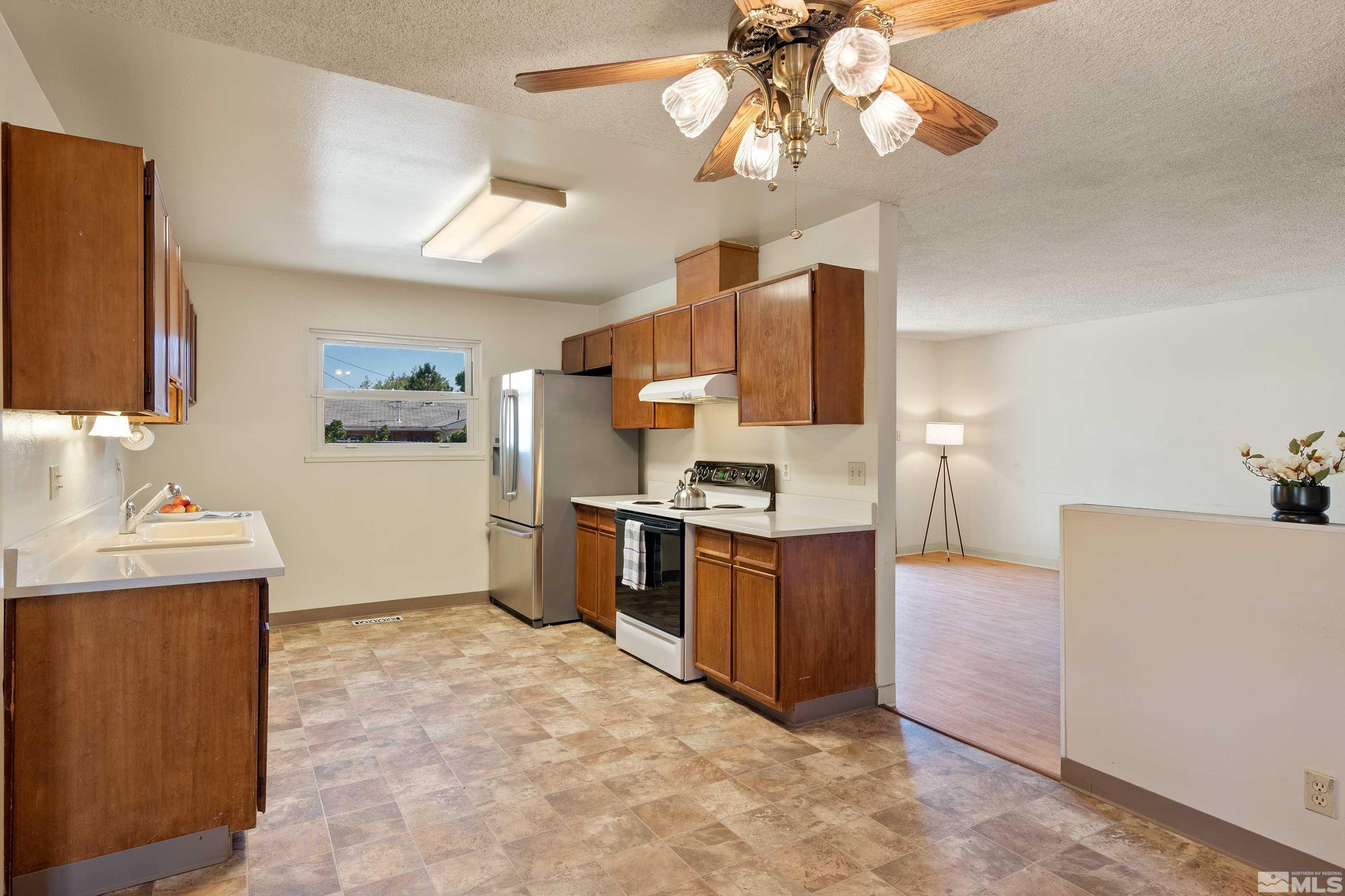 3270 Sandra Drive Reno, NV 89503 - Photo 9 of 32 Photo 9