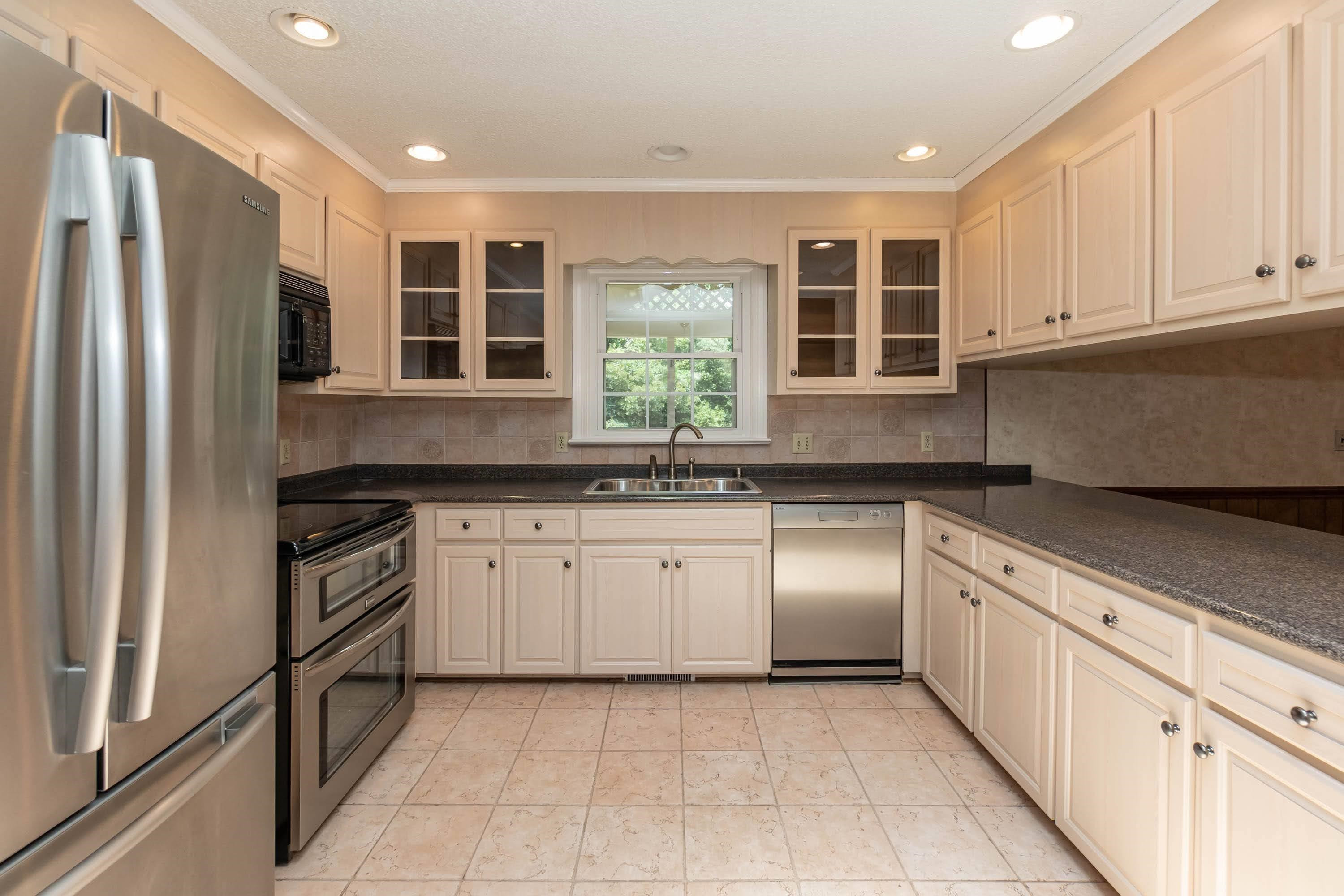 4104 Pepperton Drive Raleigh, NC 27606 - Photo 7 of 47 Kitchen