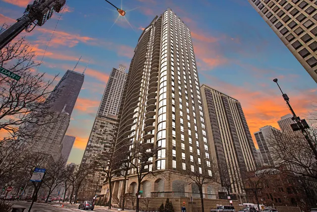 $999,900 | 1040 North Lake Shore Drive, Unit 29B, Chicago, IL 60611