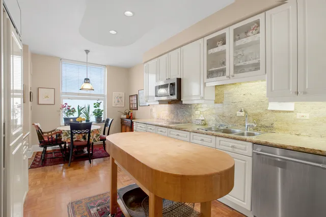 $999,900 | 1040 North Lake Shore Drive, Unit 29B, Chicago, IL 60611