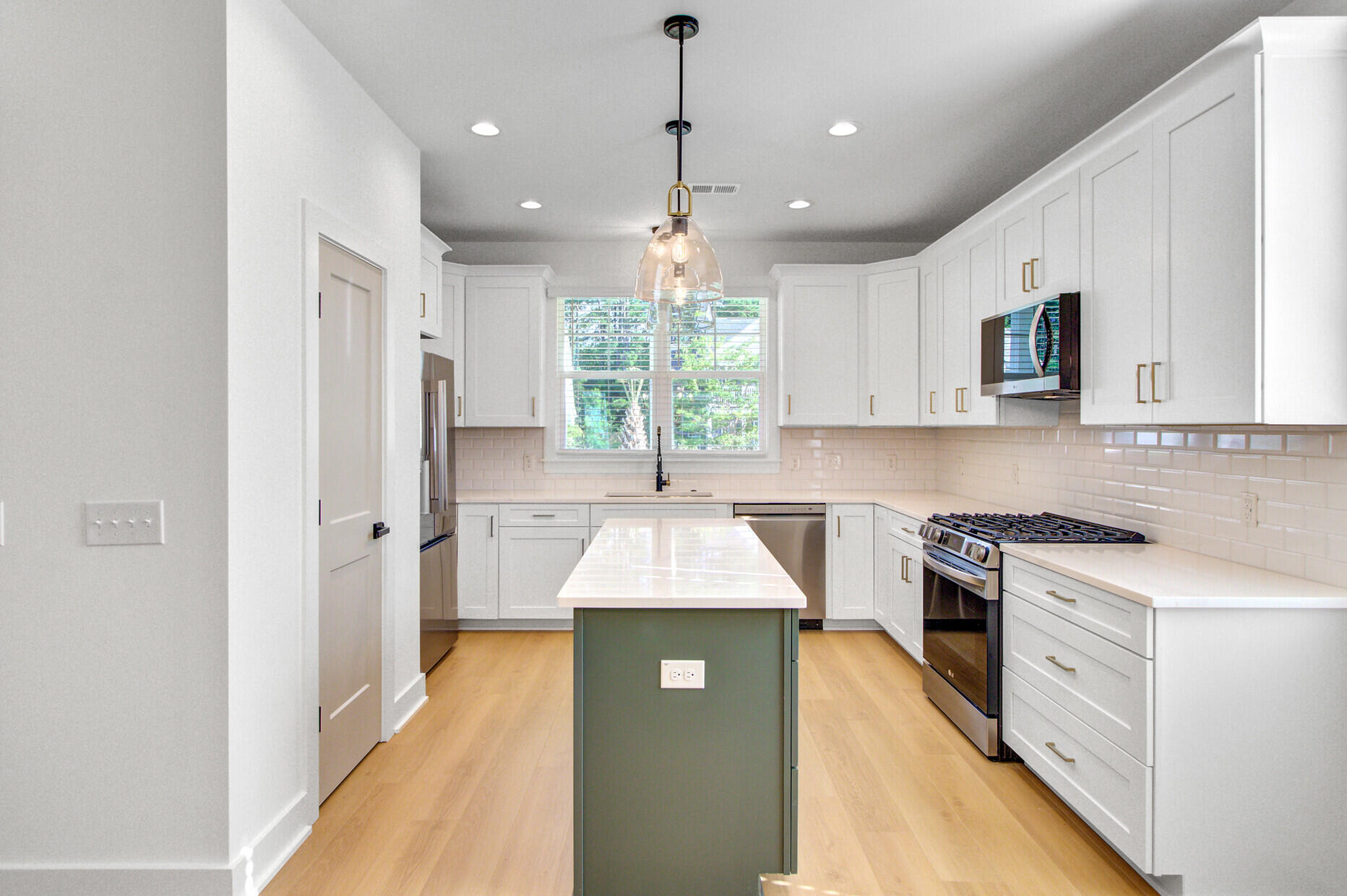 396 Decatur Drive Summerville, SC 29486 - Photo 17 of 79 18_18_mls