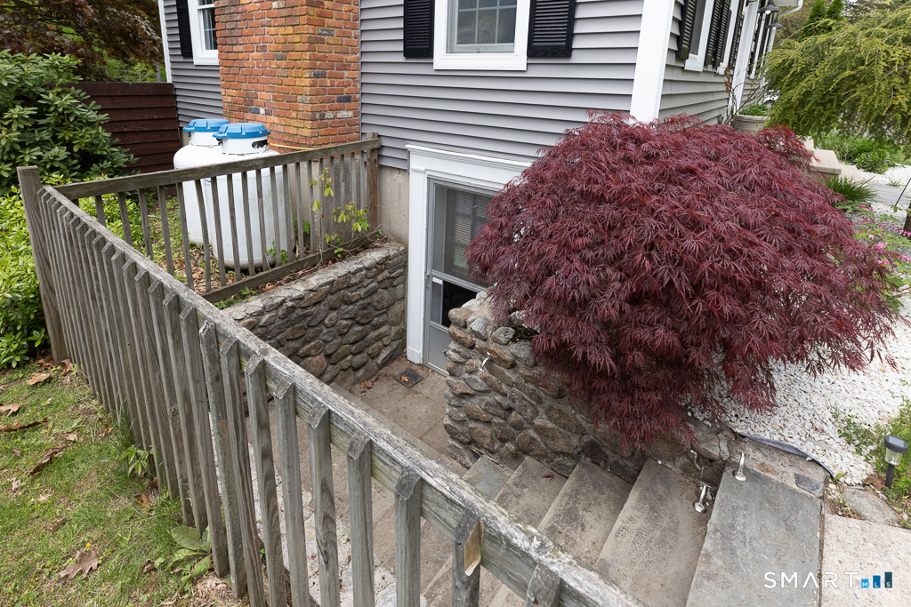 49 Kelseytown Road Clinton, CT 06413 - Photo 31 of 40 Private entrance to lower level