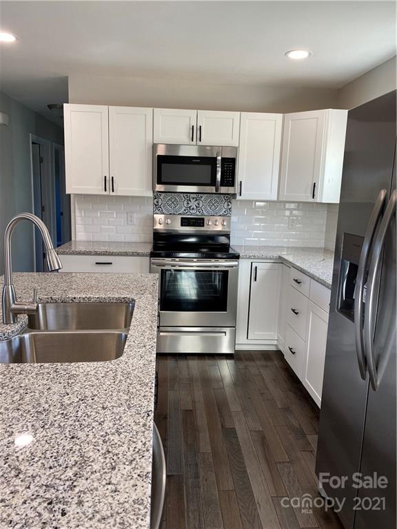948 Rock House Road Marion, NC 28752 - Photo 4 of 46 Gallery Image 4