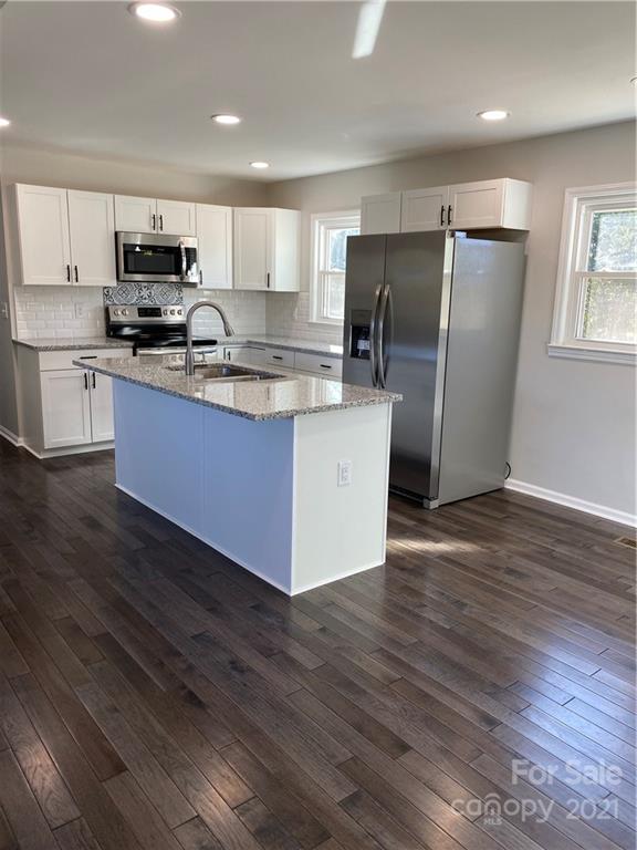948 Rock House Road Marion, NC 28752 - Photo 5 of 46 Gallery Image 5