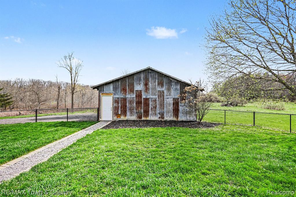 3733 Davenport Road Metamora, MI 48455 - Photo 29 of 43