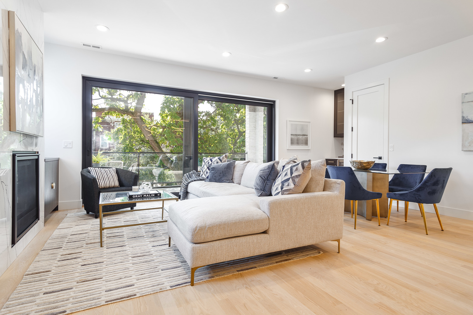 1334 West Rosedale Avenue, Unit 2 Chicago, IL 60660 - Photo 8 of 17 Gallery Image 8