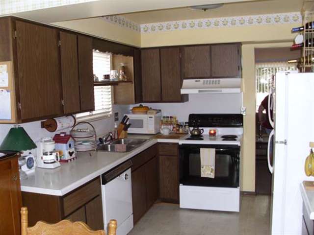 17 Rural Street Port Huron, MI 48060 - Photo 7 of 10 31061639-6.JPG