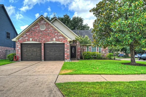 $1,950 | 9859 Meadow Bend Lane, Houston, TX 77065