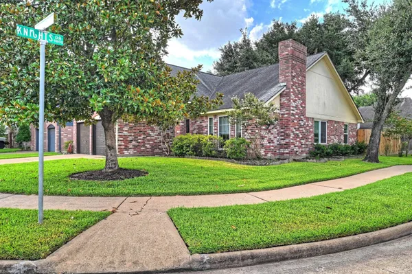 $1,950 | 9859 Meadow Bend Lane, Houston, TX 77065