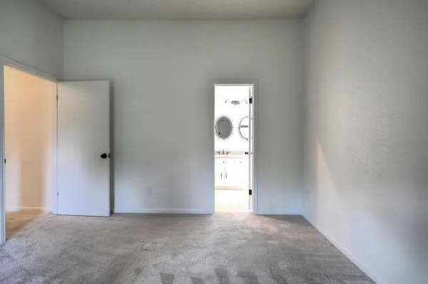 $1,950 | 9859 Meadow Bend Lane, Houston, TX 77065