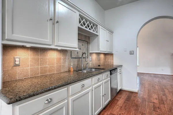 $1,950 | 9859 Meadow Bend Lane, Houston, TX 77065