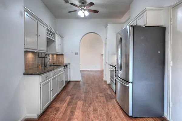 $1,950 | 9859 Meadow Bend Lane, Houston, TX 77065