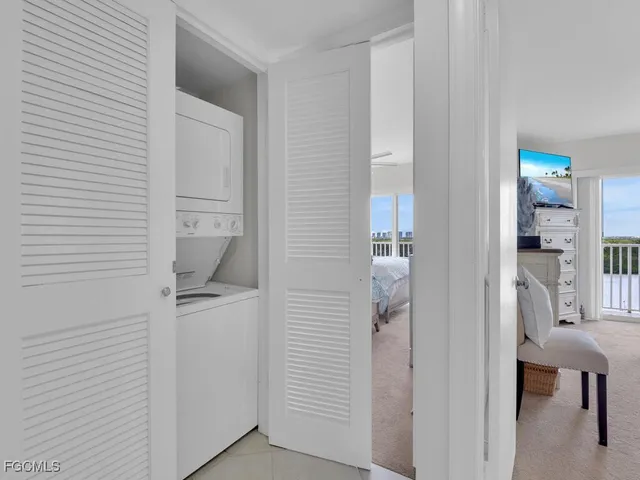 a bathroom with a toilet