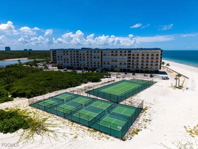 a view of a back yard of the house