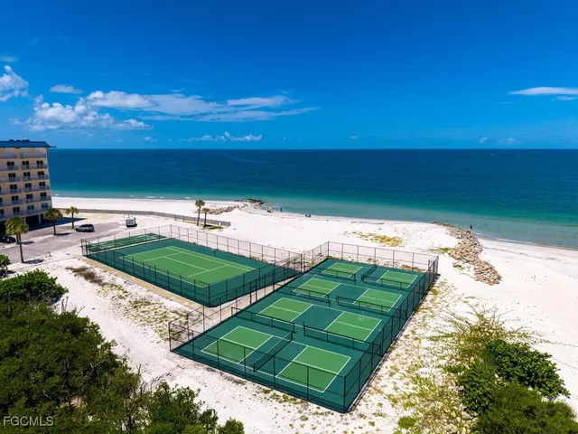 a view of a tennis court