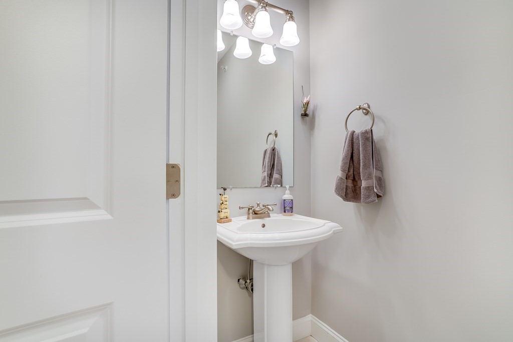 1 Parish Square, Unit 1 Atkinson, NH 03811 - Photo 22 of 39 Gallery Image 22