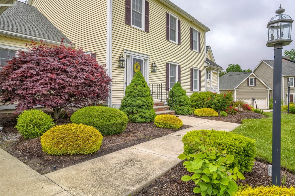 1 Parish Square, Unit 1 Atkinson, NH 03811 - Photo 3 of 39 Gallery Image 3