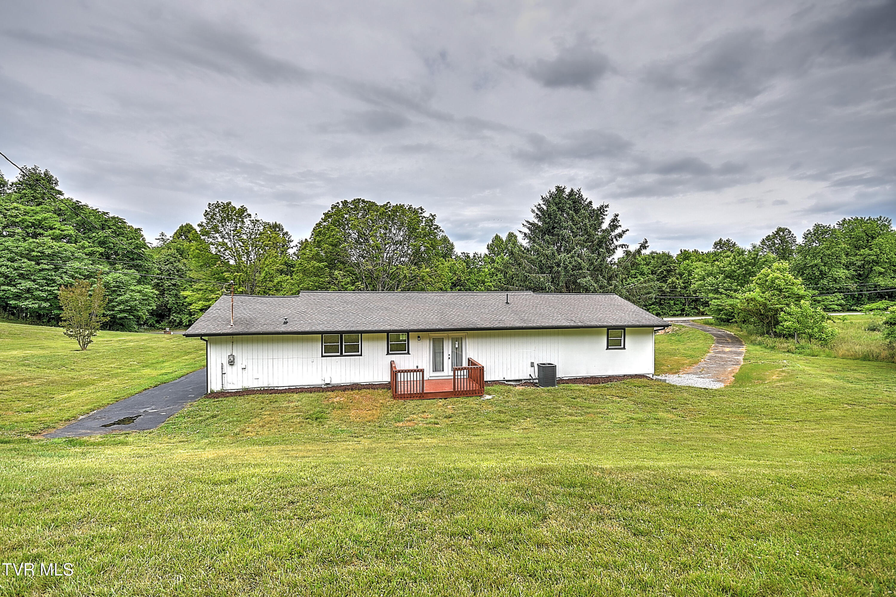 1091 Shipley Ferry Road Blountville, TN 37617 - Photo 51 of 55 1001 Shipley Ferry CP-54