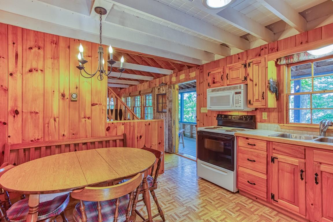 18 Wolf Road Boothbay, ME 04537 - Photo 16 of 38 16. 18WolfRd-0428