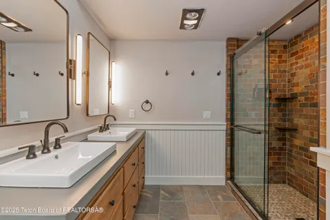 $3,950,000 | 2122 Hidden Ranch Lane, Jackson, WY 83001