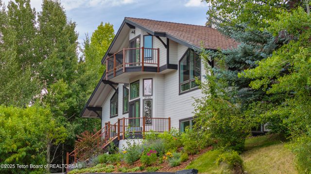 $3,950,000 | 2122 Hidden Ranch Lane, Jackson, WY 83001