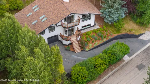 $3,950,000 | 2122 Hidden Ranch Lane, Jackson, WY 83001