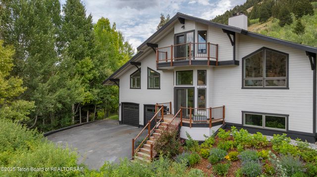 $3,950,000 | 2122 Hidden Ranch Lane, Jackson, WY 83001