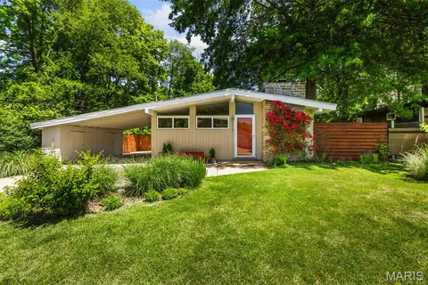 $325,000 | 1410 Fournier Drive, St. Louis, MO 63126
