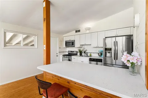 $325,000 | 1410 Fournier Drive, St. Louis, MO 63126