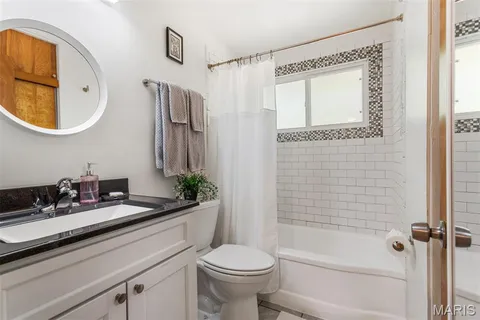 $325,000 | 1410 Fournier Drive, St. Louis, MO 63126