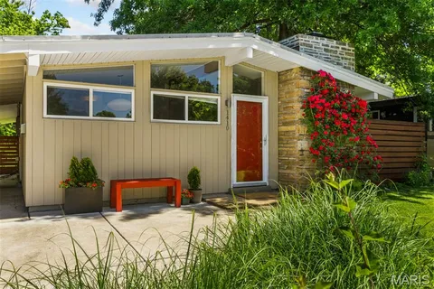 $325,000 | 1410 Fournier Drive, St. Louis, MO 63126