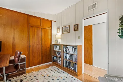 $325,000 | 1410 Fournier Drive, St. Louis, MO 63126