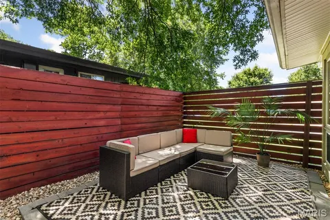 $325,000 | 1410 Fournier Drive, St. Louis, MO 63126