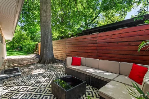 $325,000 | 1410 Fournier Drive, St. Louis, MO 63126