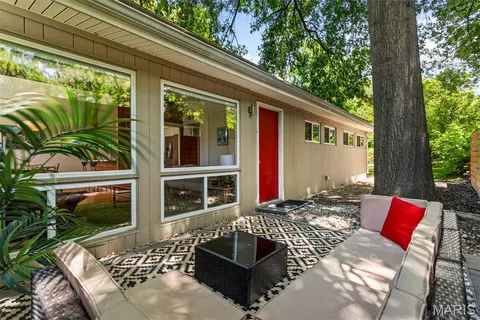 $325,000 | 1410 Fournier Drive, St. Louis, MO 63126