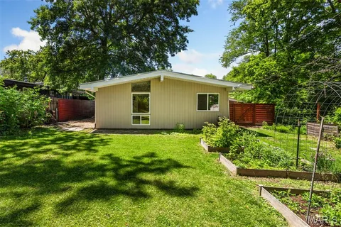 $325,000 | 1410 Fournier Drive, St. Louis, MO 63126