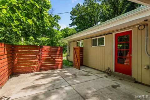 $325,000 | 1410 Fournier Drive, St. Louis, MO 63126