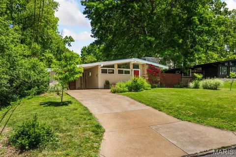 $325,000 | 1410 Fournier Drive, St. Louis, MO 63126