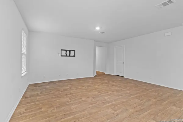 $1,550 | 6718 Legato Curve, San Antonio, TX 78252