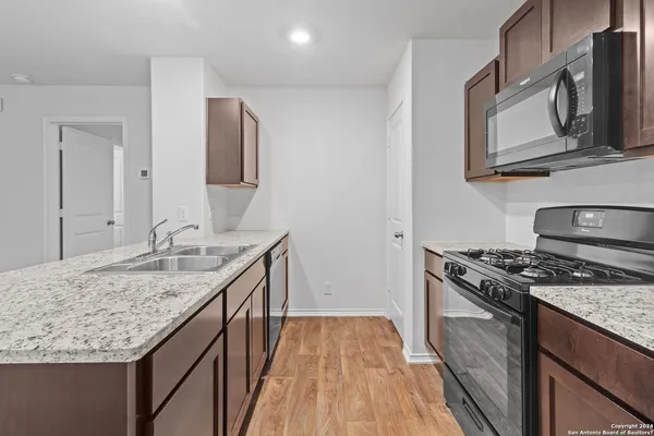 $1,550 | 6718 Legato Curve, San Antonio, TX 78252