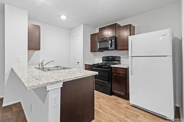 $1,550 | 6718 Legato Curve, San Antonio, TX 78252