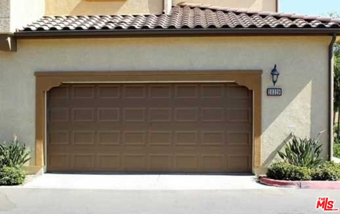 20329 Paseo Los Arcos Porter Ranch, CA 91326 - Photo 17 of 22 a view of outdoor space